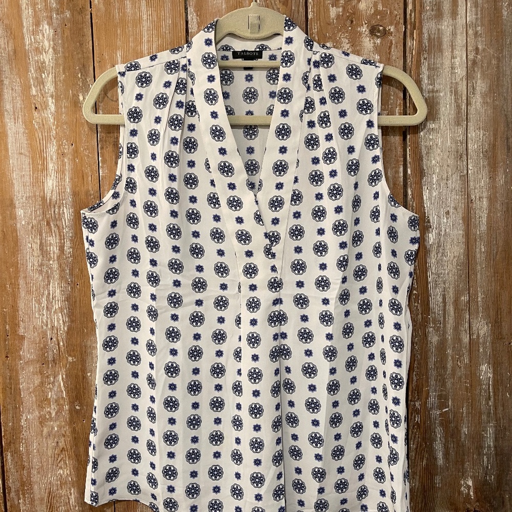 Sleeveless blouse